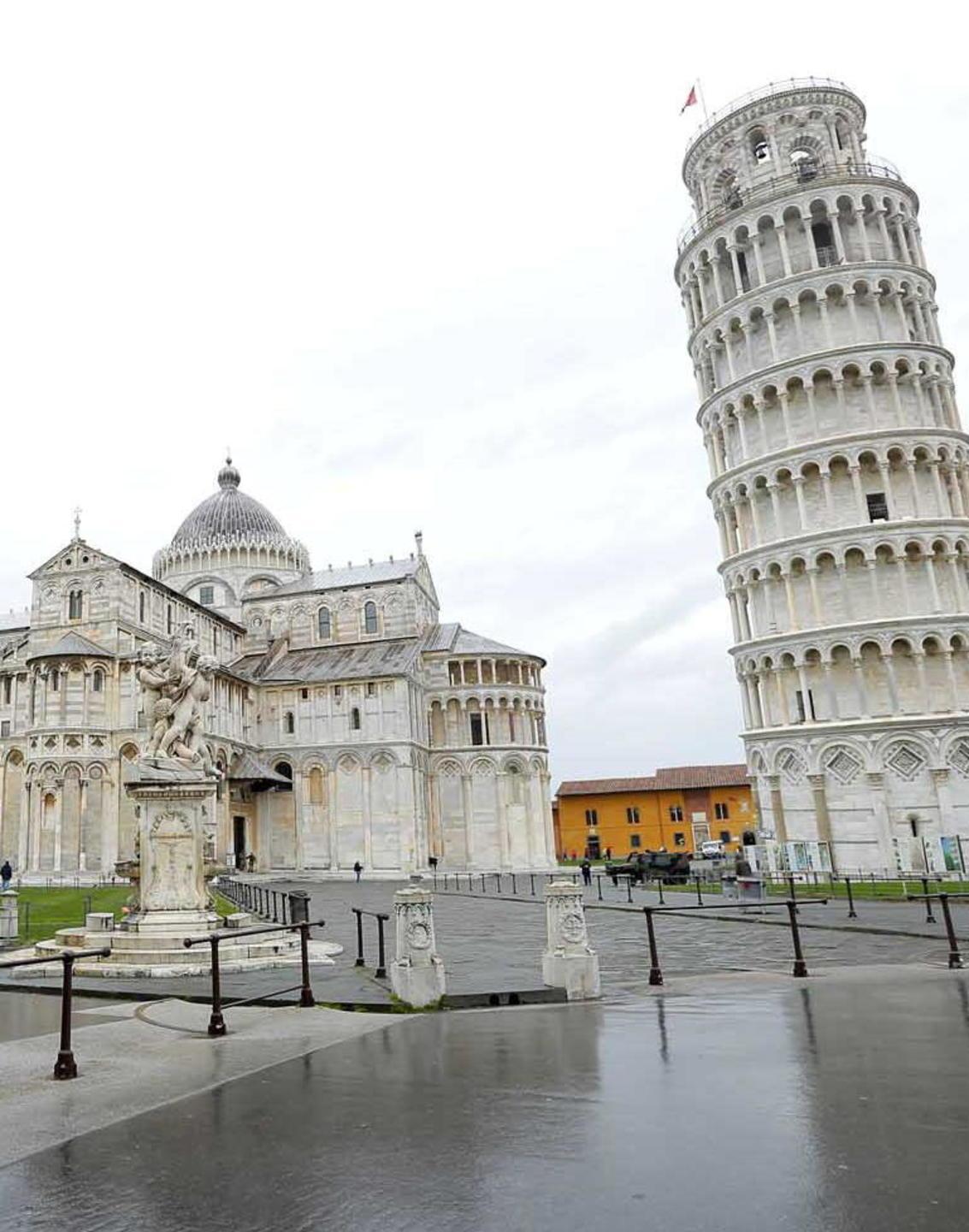 Malore in piazza Duomo «Soccorsi lenti, occorre un presidio fisso»