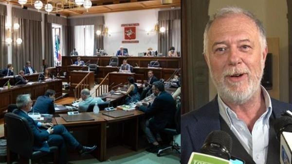 Una seduta del consiglio regionale. A destra, Ubaldo Bocci, consigliere comunale della Lega a Firenze