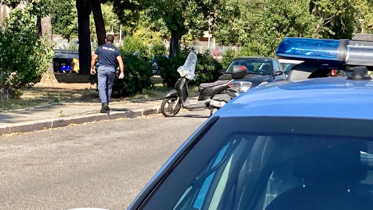 Agenti della polizia sul posto (foto Marzi)
