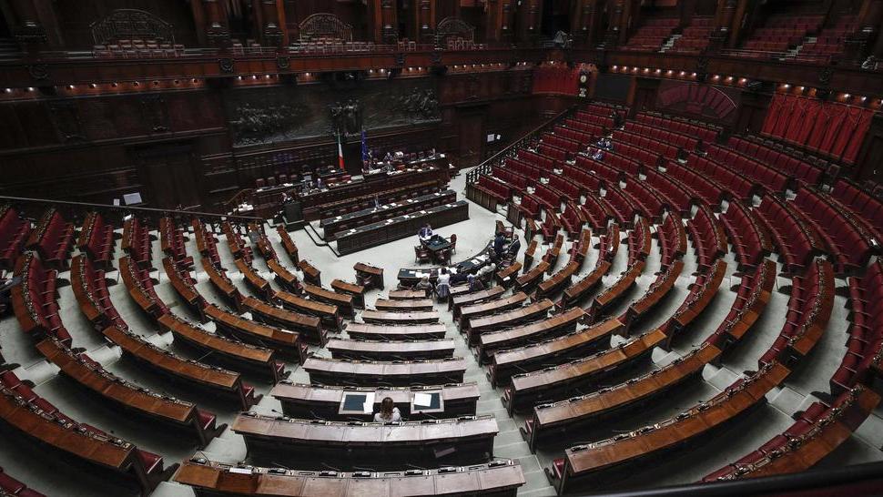 Nel Paese dove la parola scandalo è morta e i furbetti sono vivissimi (con privacy)