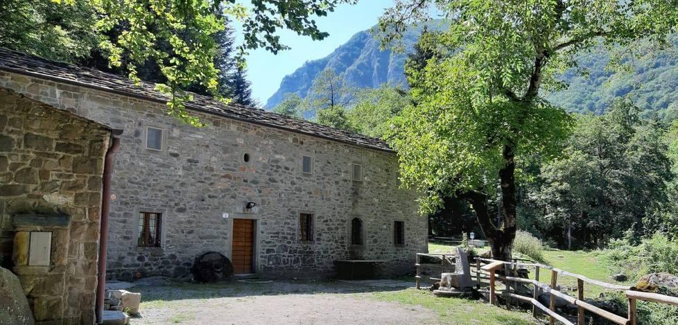 Un nuovo rifugio nella valle del Dolo: riapre i battenti il Mulino di Civago 