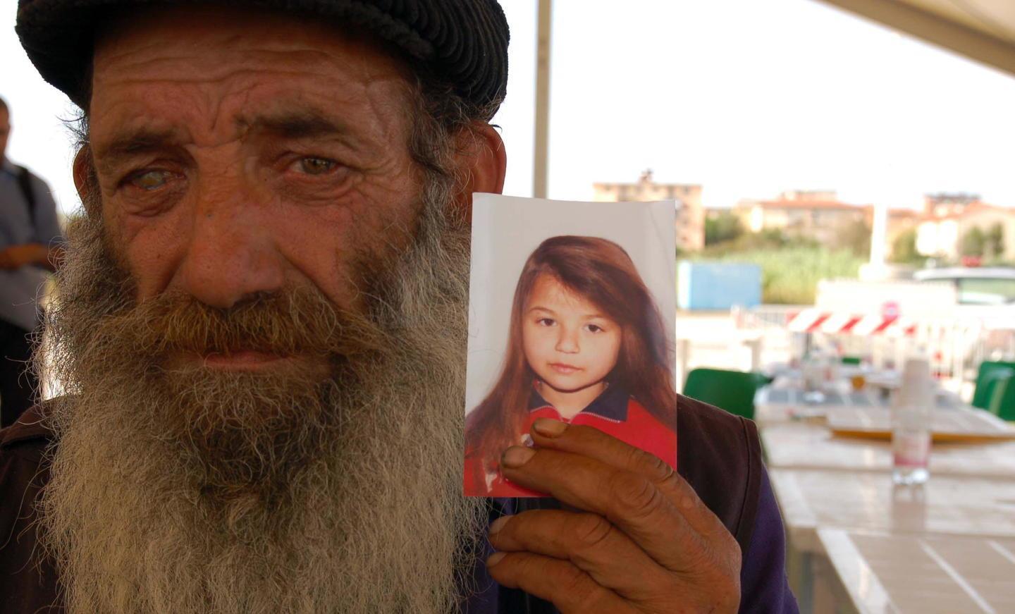 Il nonno: «Era un inferno, ne ho salvata solo una» 