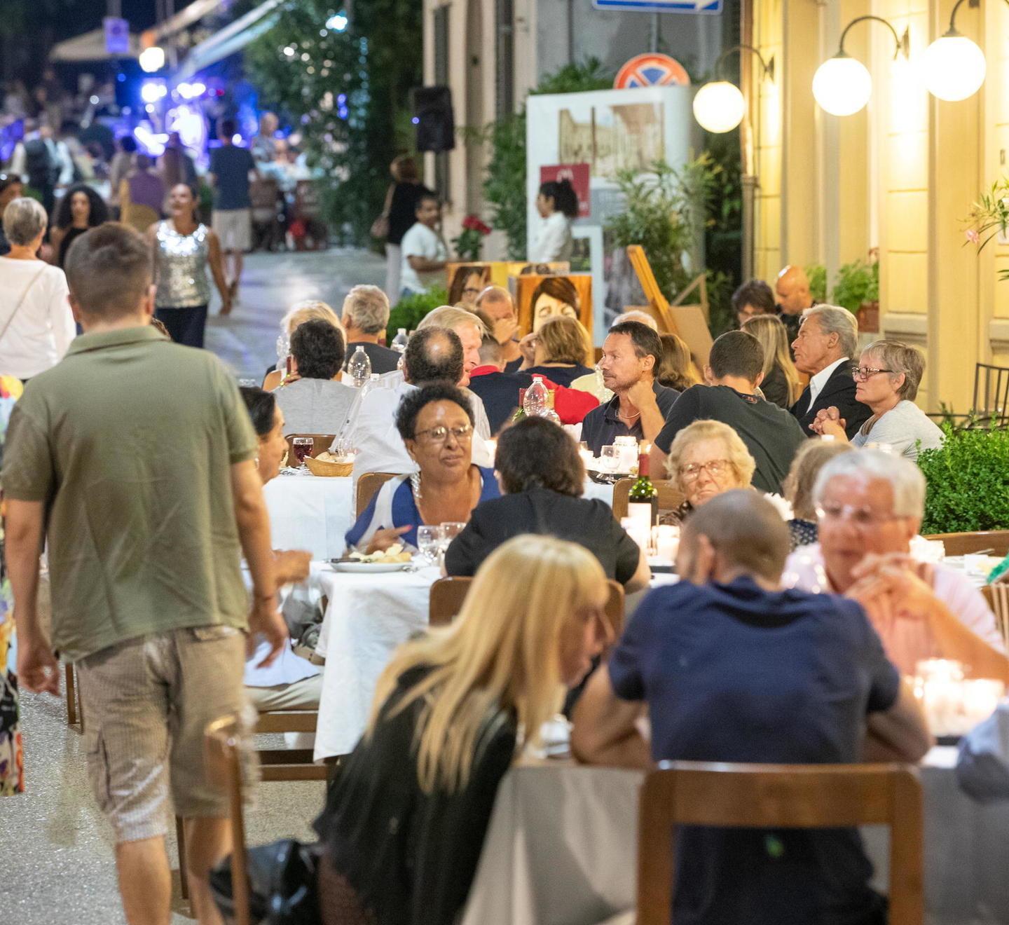 “Cena Sotto le stelle” lungo via Cavallotti anche nell’anno-Covid 
