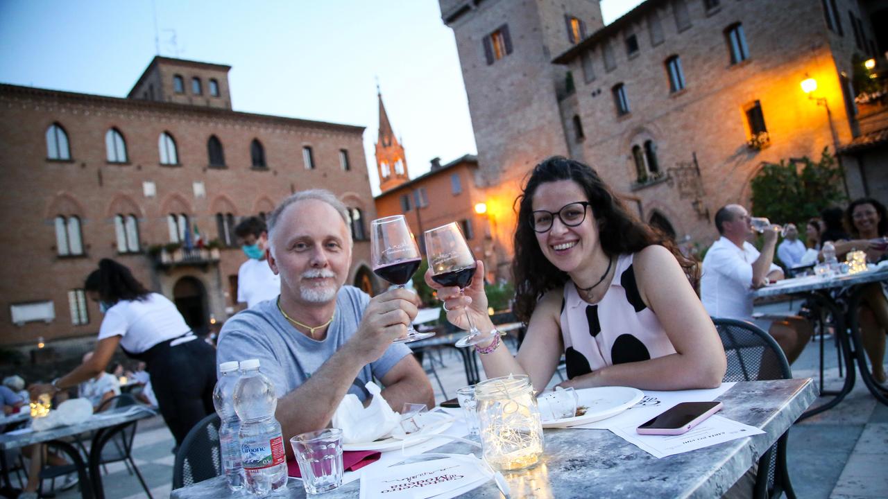 Castelvetro annuncia la Sagra dell’Uva brindando ai “Calici di stelle”