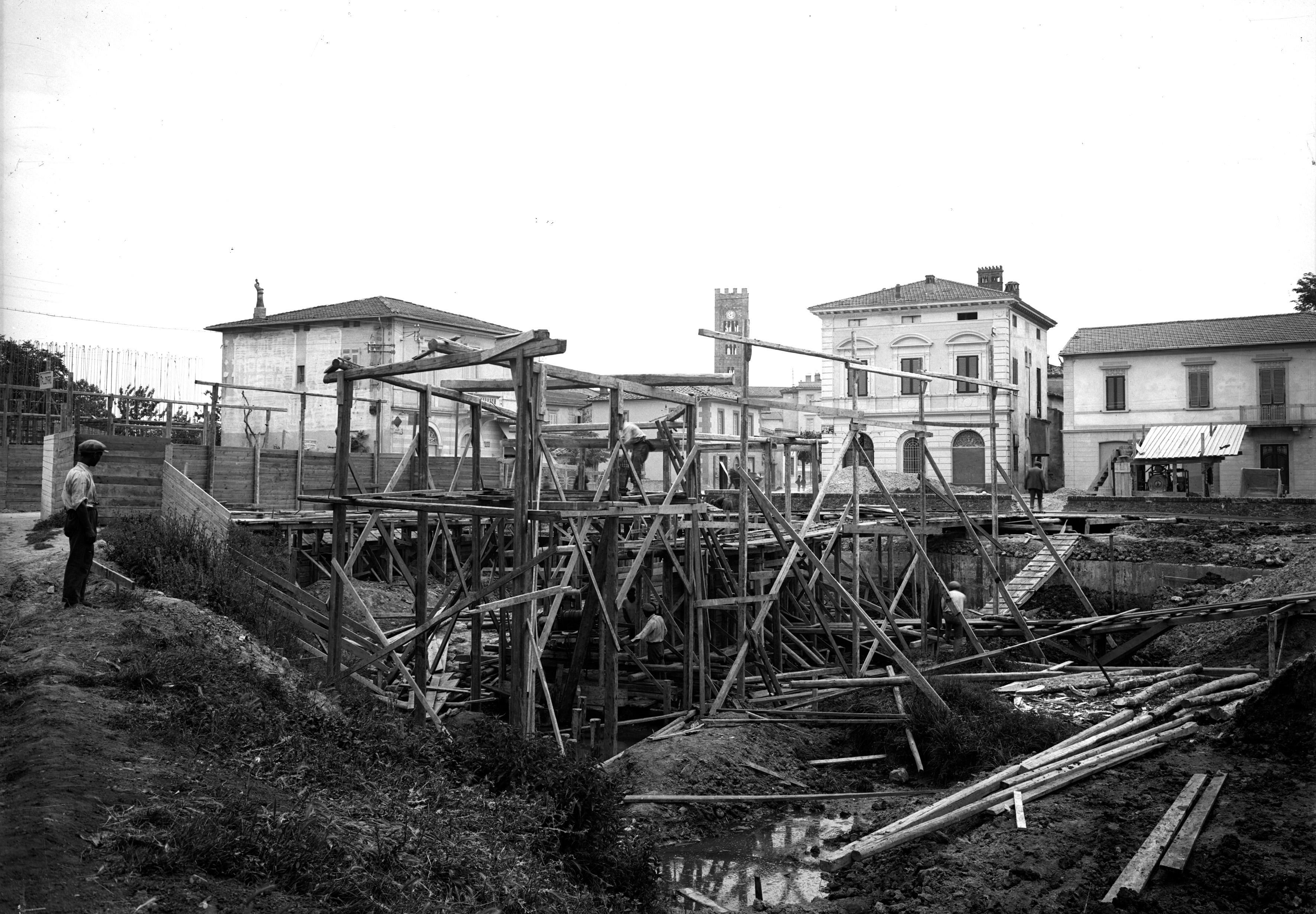 Il cantiere ad Altopascio per costruire l'autostrada Firenze-Mare