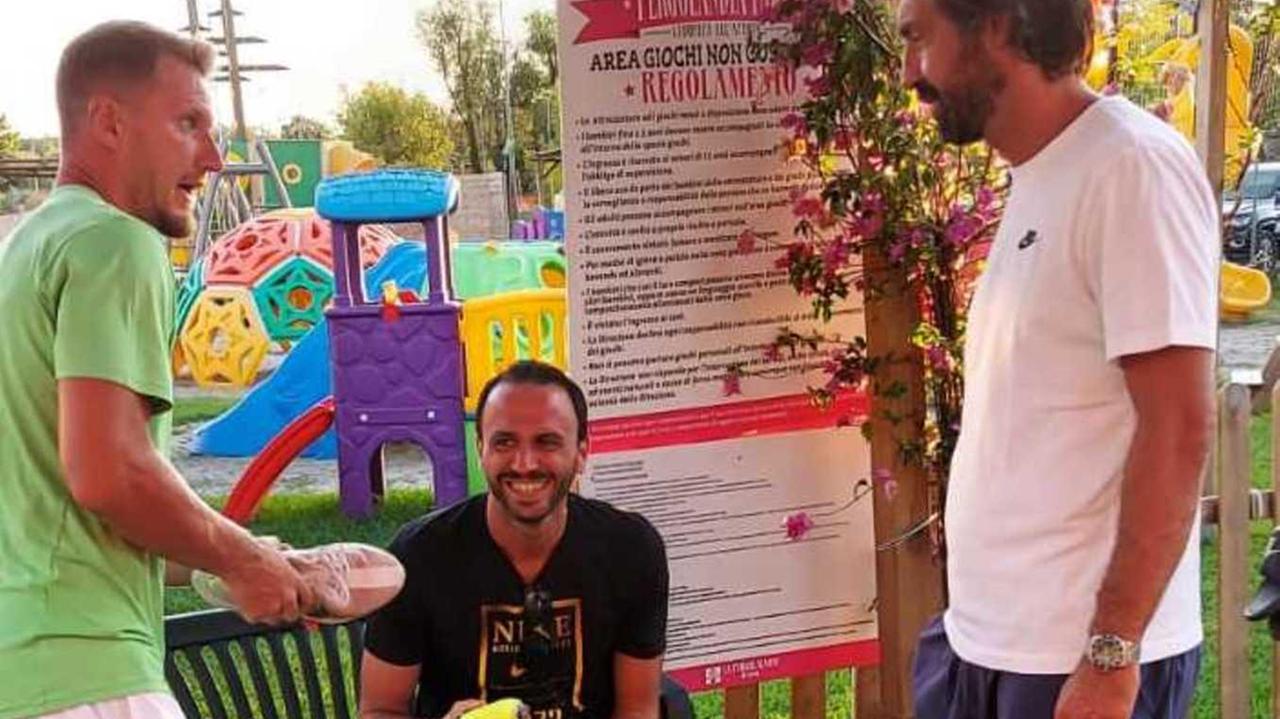 Pirlo si prepara a guidare la Juve con una partita tra vecchi amici