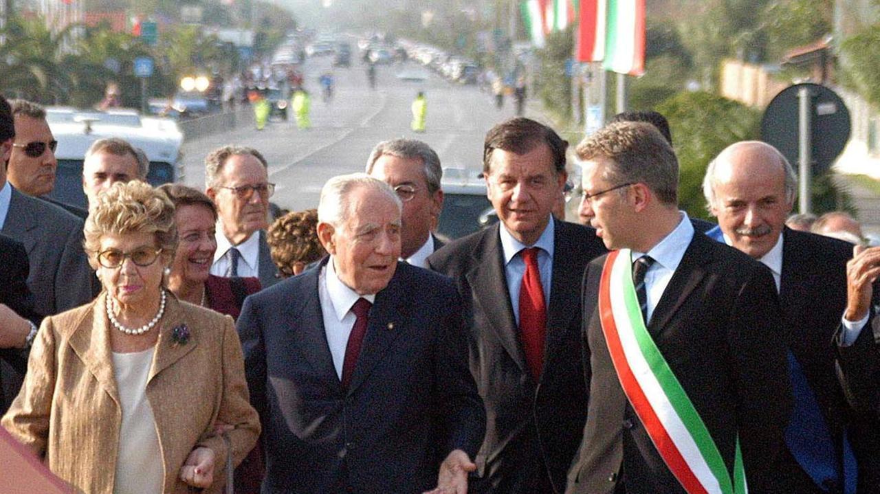 A passeggio col Presidente e il rimbrotto di lady Franca