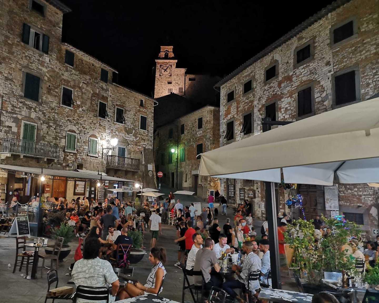 Bilancio in positivo per Calici di stelle, le regole anticovid non fermano i brindisi 