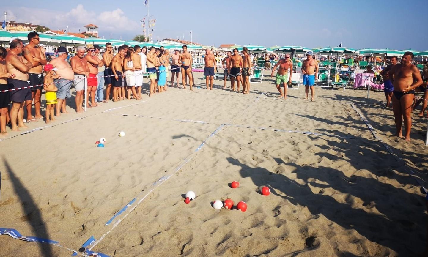 Marina di Grosseto è la regina del Beach bocce: sulla spiaggia quattro tappe del tour italiano