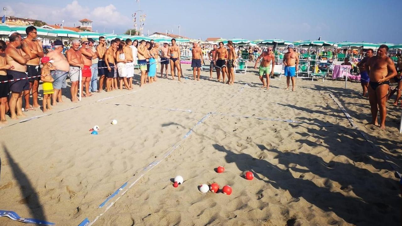 Marina di Grosseto è la regina del Beach bocce: sulla spiaggia quattro tappe del tour italiano