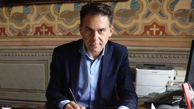 Giro di vite del sindaco, ordinanza contro i bivacchi in centro e sul litorale 