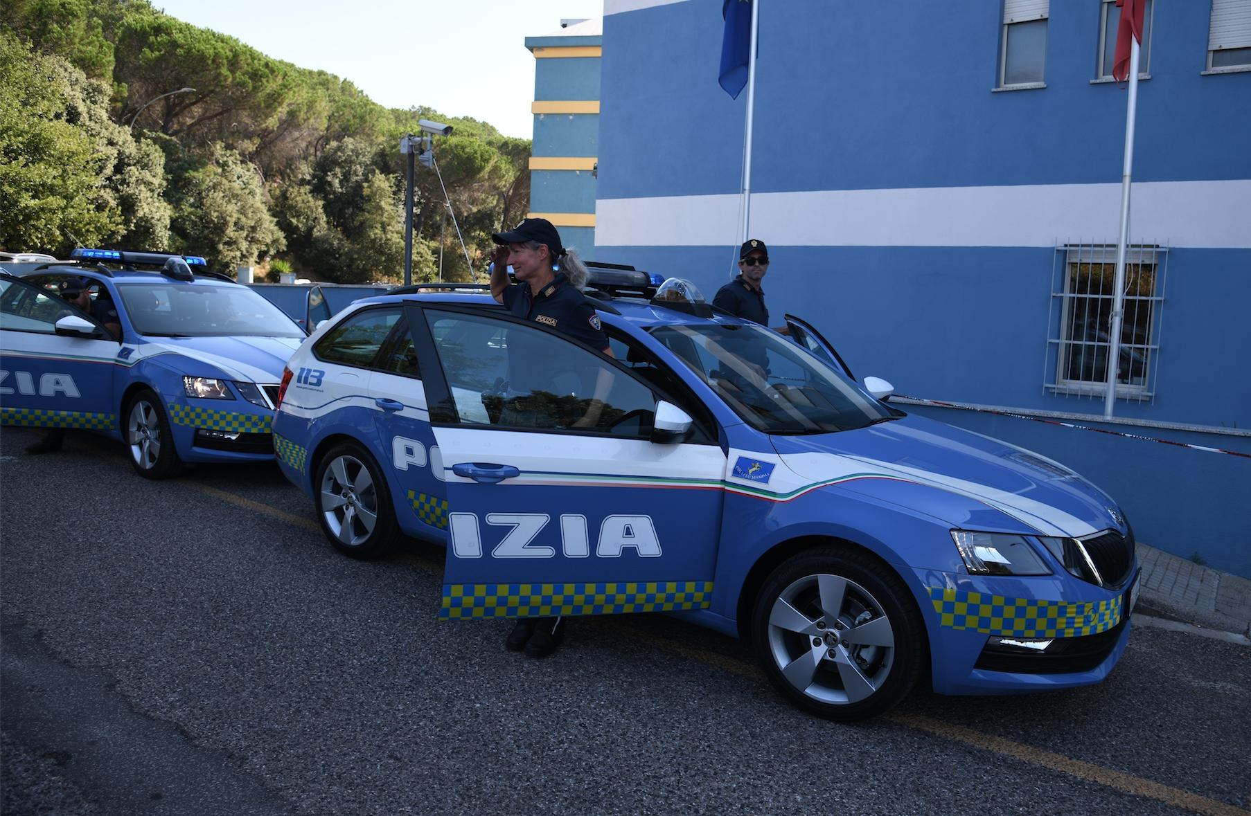 Nuoro, arrivano le nuove auto e moto della polizia stradale