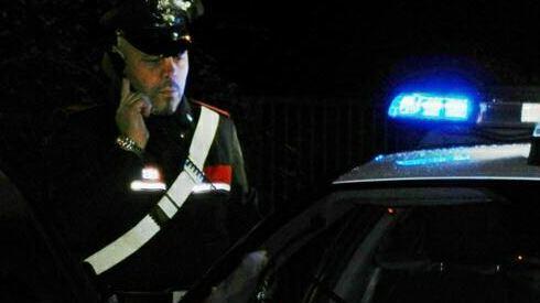 Svegliati dai ladri in fuga, trovano la casa svaligiata