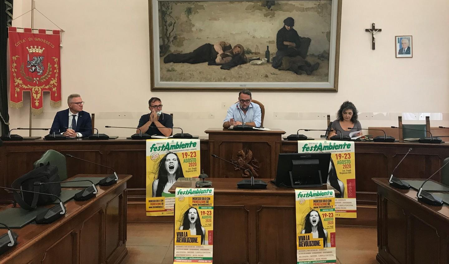 Da sinistra Cavallari, Gentili, Ginanneschi e Venturi durante la conferenza stampa di presentazione di Festambiente