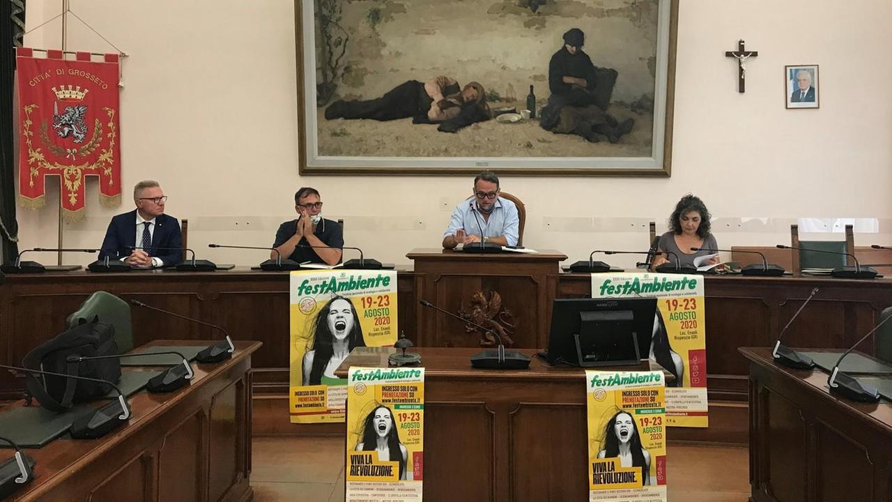 Da sinistra Cavallari, Gentili, Ginanneschi e Venturi durante la conferenza stampa di presentazione di Festambiente