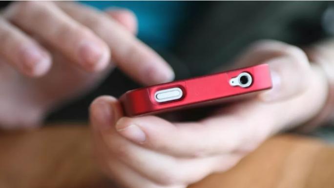Iscrive la compagna del suocero su siti di appuntamenti modenesi, denunciata 40enne