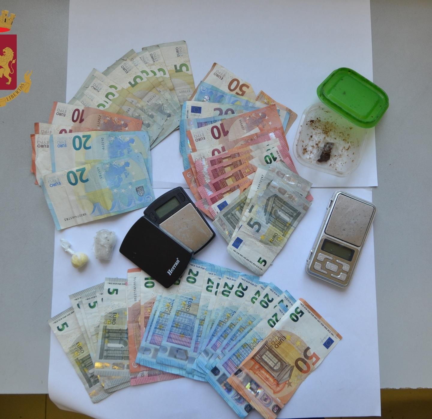 Dosi di coca ed eroina in casa Arrestata una donna di 41 anni 