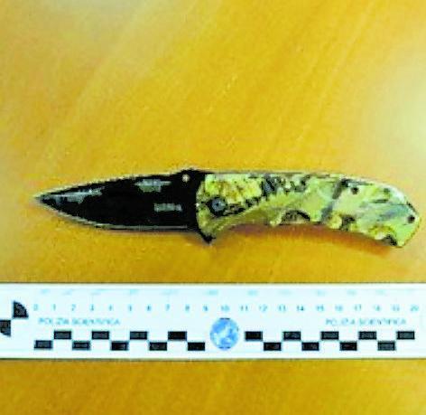Faceva prostituire la fidanzata, 21enne arrestato 
