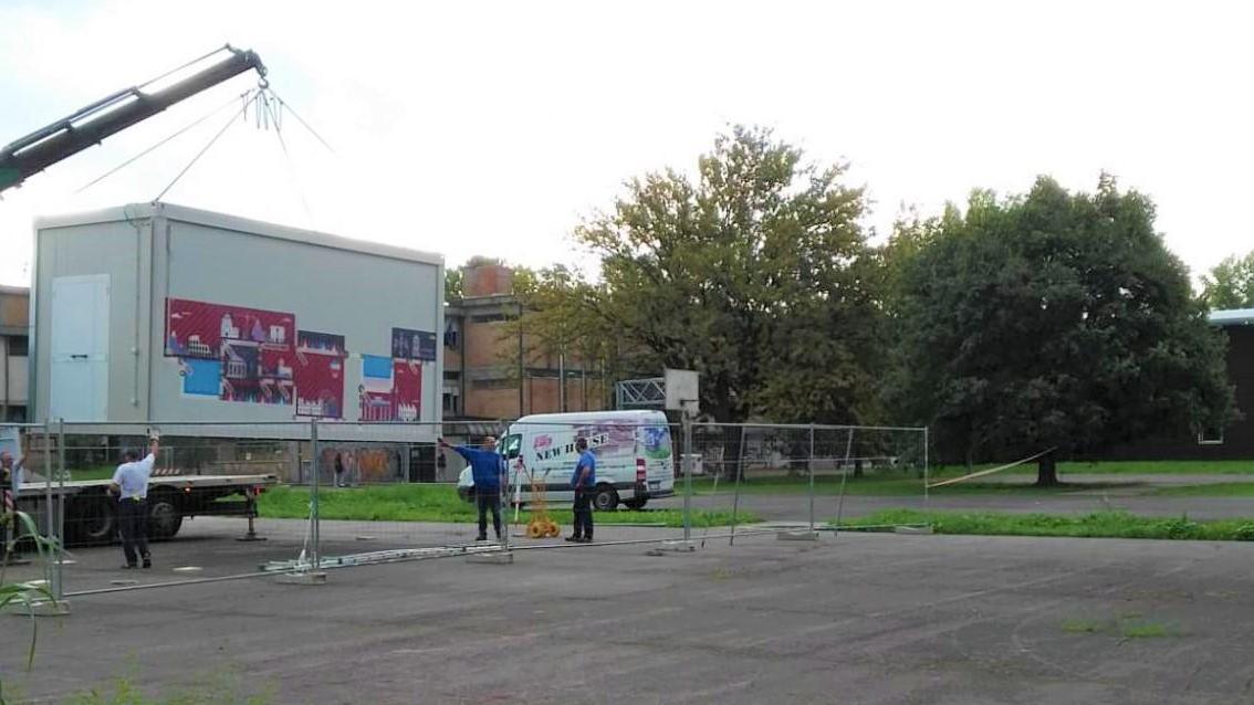 Prefabbricati e lavori per ricavare aule nelle scuole superiori