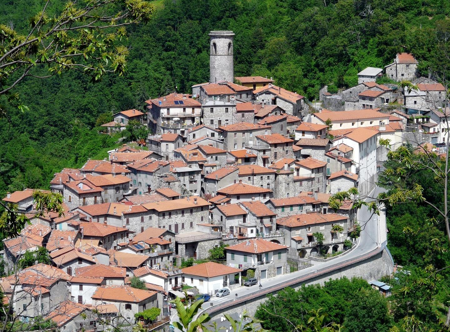Ferragosto in Lunigiana alla ricerca del Sacro Graal tra boschi, pievi e borghi 