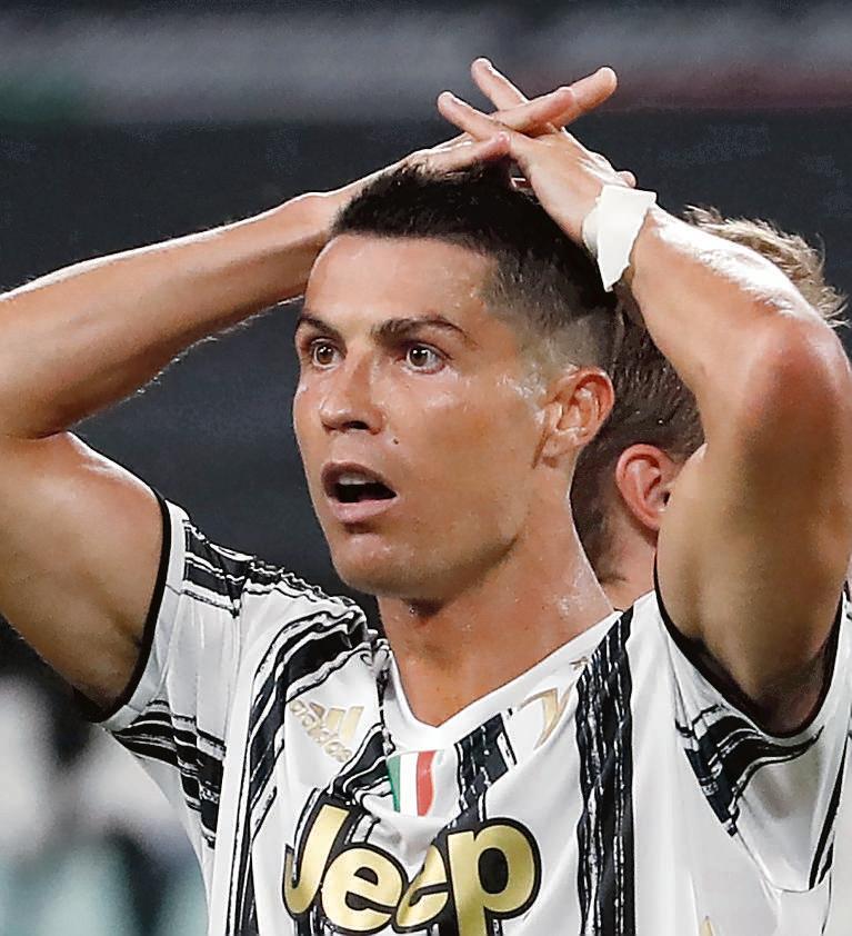 «La Juve scarica CR7 offerto pure al Barca»: interviste e smentite infiammano il mercato 