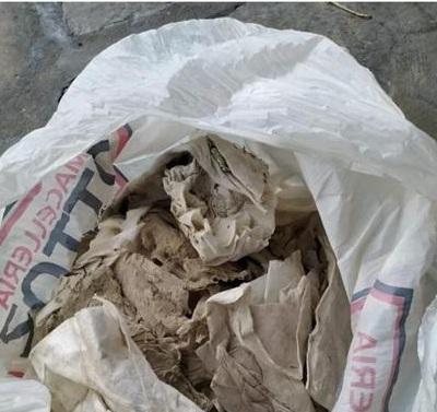 Cartacce e rifiuti abbandonati Sos degrado a Campocecina