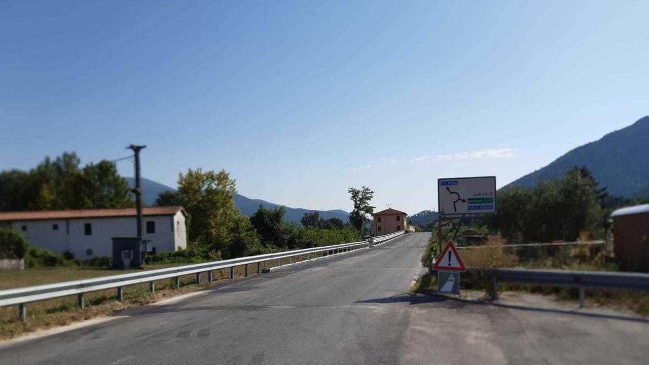 Tolto il semaforo: via per Pisa torna libera e a doppio senso