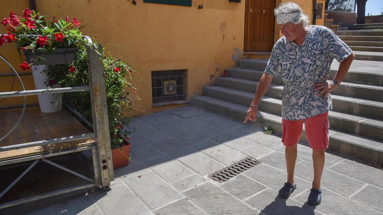 Aggredito davanti al ristorante: giovane operato al naso