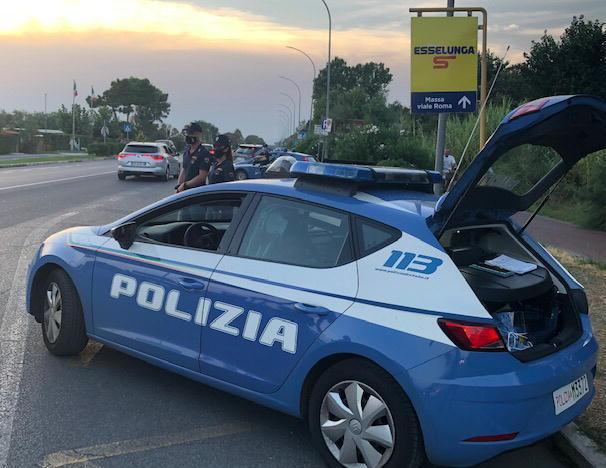 Ricercato, picchia la compagna arriva la polizia e lo arresta 