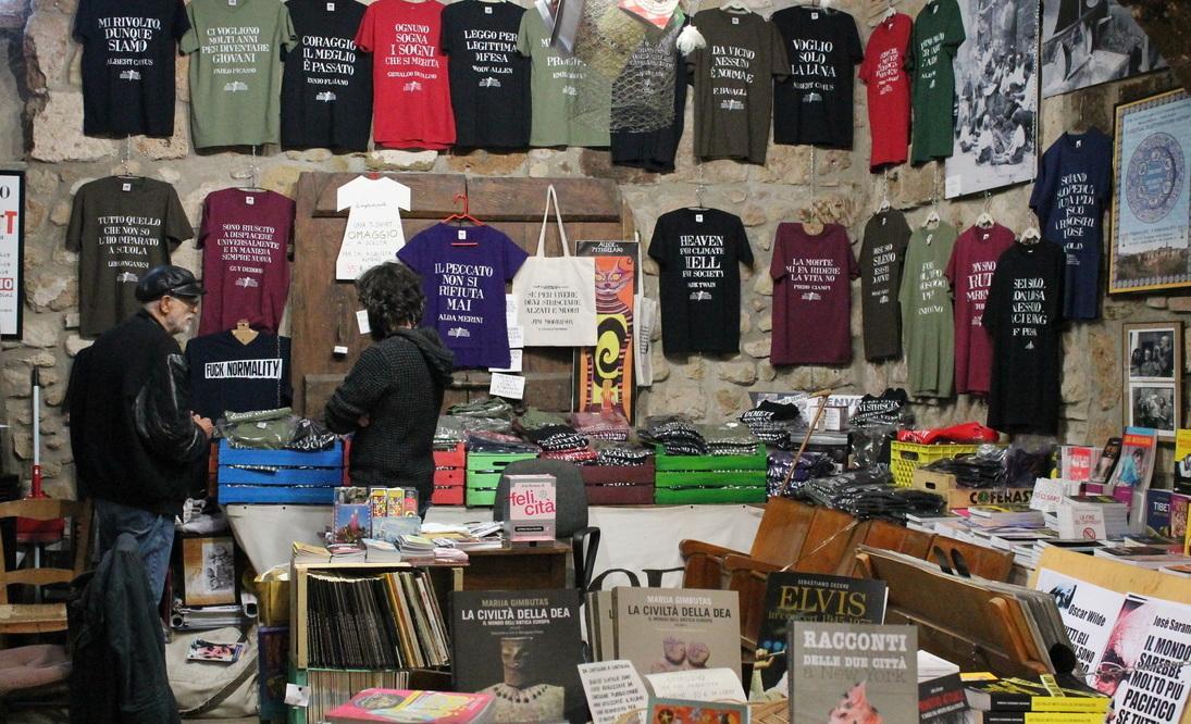 È festa per i 50 anni di Stampa alternativa