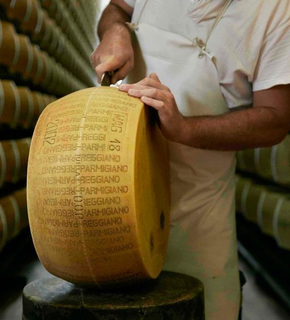 Il Parmigiano questa volta si salva dalla scure dei dazi calata da Trump 