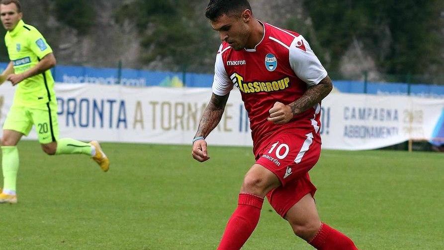 Spal al lavoro per fornire a Marino un abito su misura Per la corsia spunta Sala