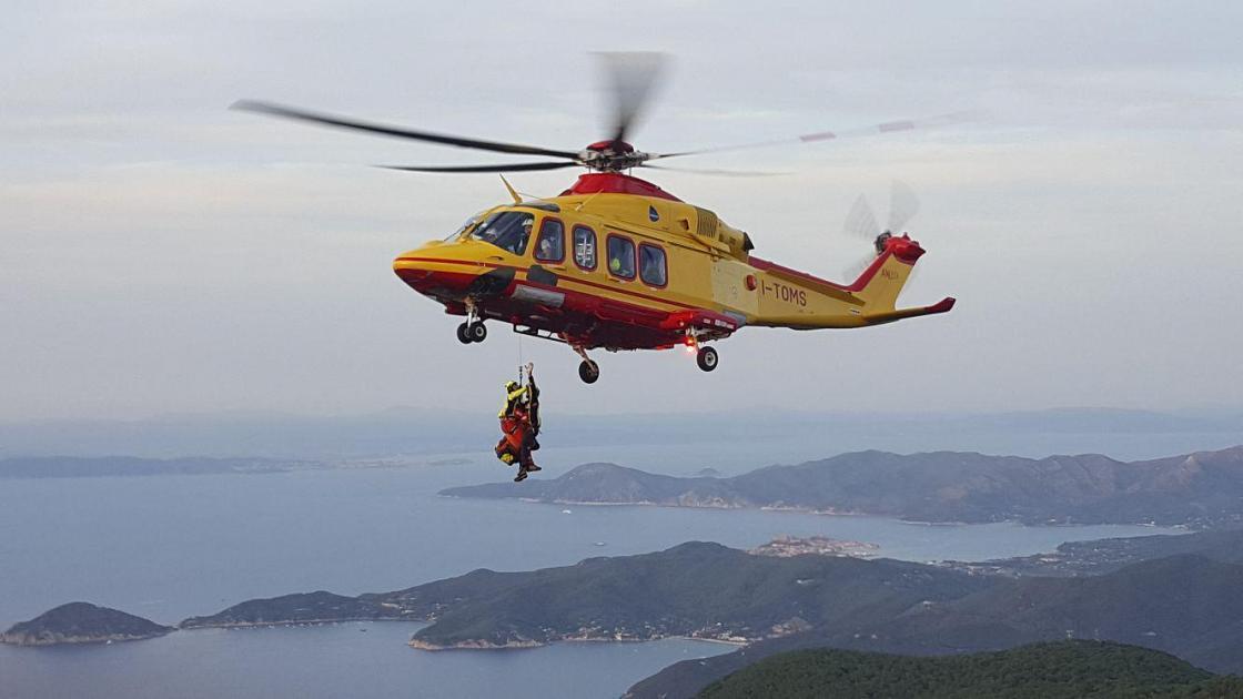 Elba, si tuffa di notte in porto e rischia la paralisi alle gambe