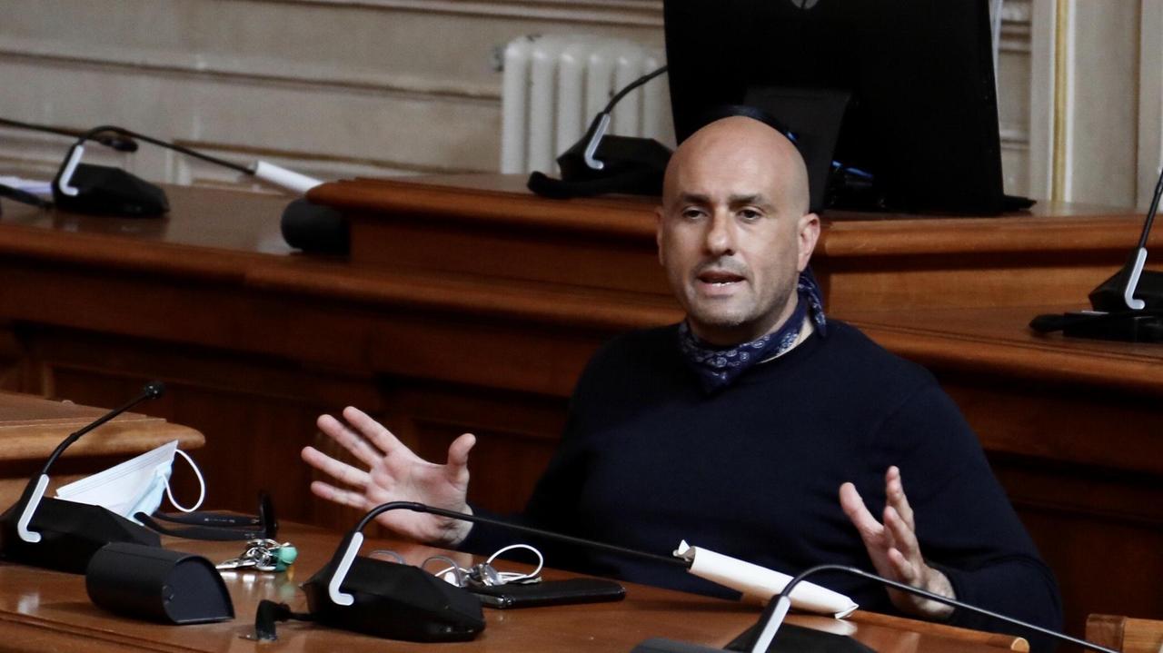 «Tanto Calafuria la chiudiamo»: ma lui nega. Esposto contro l’assessore al commercio Garufo