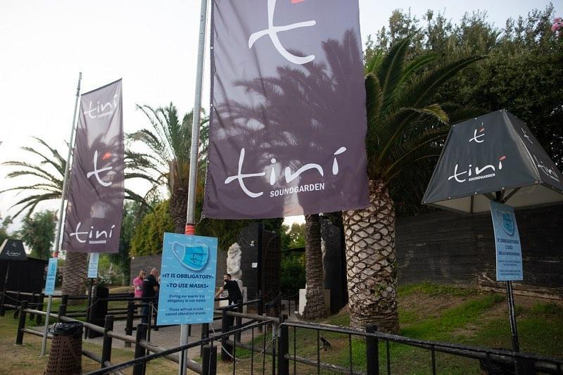 La discoteca Tinì chiude: "Impossibile controllare che tutti indossino la mascherina" 