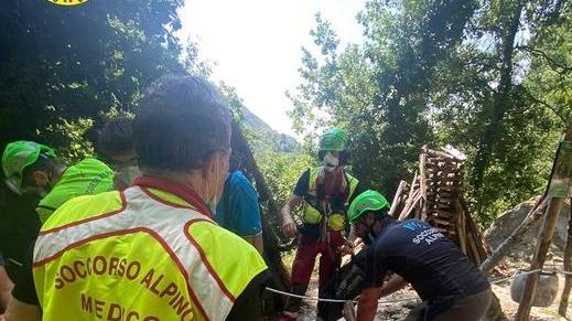 Guiglia, scivola e perde i sensi Escursionista di Modena aiutato da due elicotteri