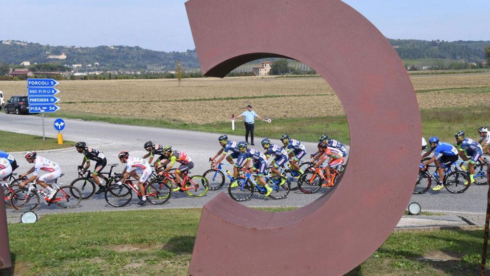 Peccioli lancia il salvagente all’Uci: «Pronti ad ospitare il Mondiale di ciclismo»