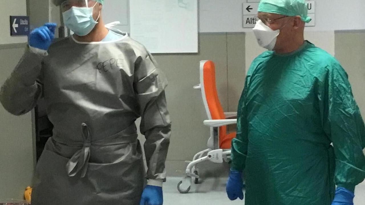 Torna da Madrid col Covid, va al Versilia e poi sparisce
