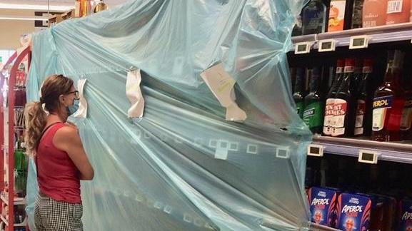 Superalcolici vietati Conad copre le bottiglie