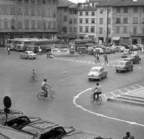 Vado a prendere il bus davanti al Duomo 