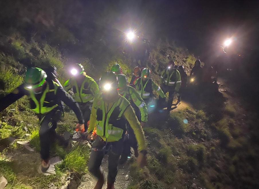 Cade sul Cusna e si fa male alla caviglia Soccorso difficoltoso
