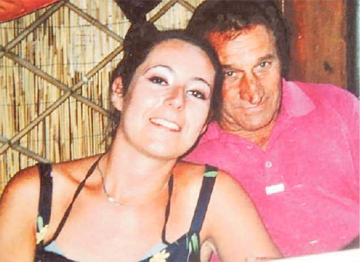Noleggia una Ferrari per i funerali del padre morto per il covid. «Così realizza un sogno»