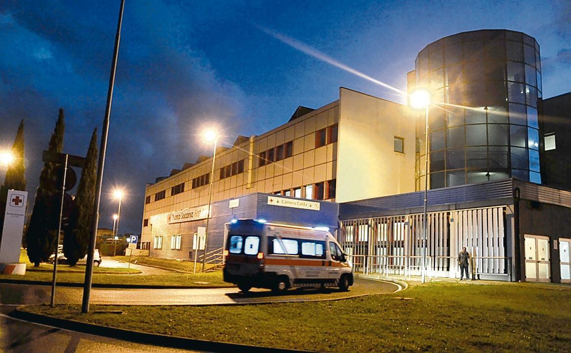Sette minorenni ubriachi in una notte e il pronto soccorso chiama la polizia 