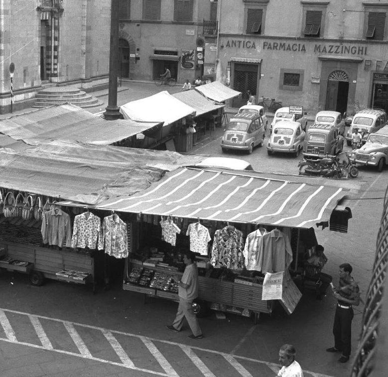 Storie di banchi e di ambulanti in Duomo 