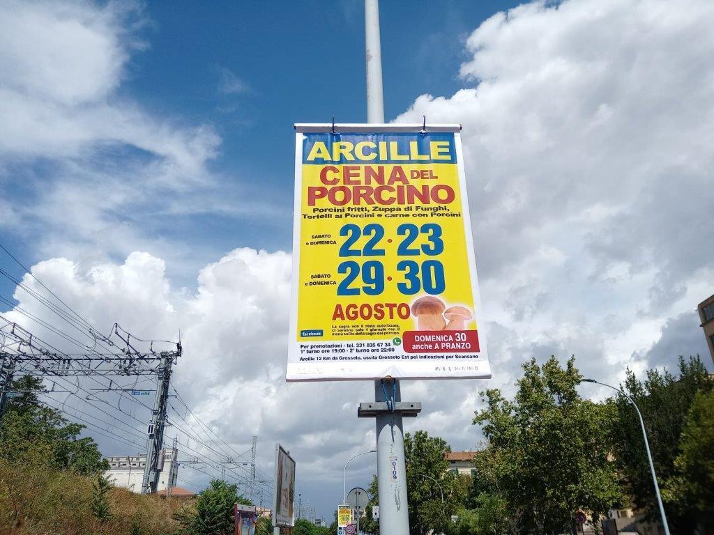 Non la chiamano sagra ma organizzano 4 cene dedicate al porcino: il sindaco si arrabbia