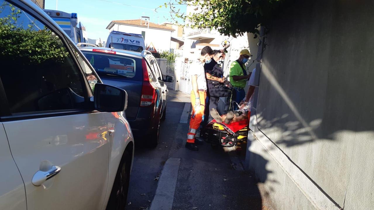 I soccorsi al 60enne ustionato in via San Martino