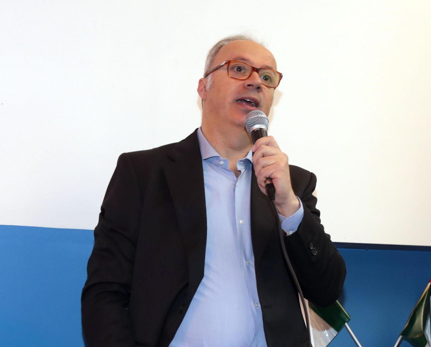 Claudio Gariboldi durante un intervento pubblico (Foto d’archivio)