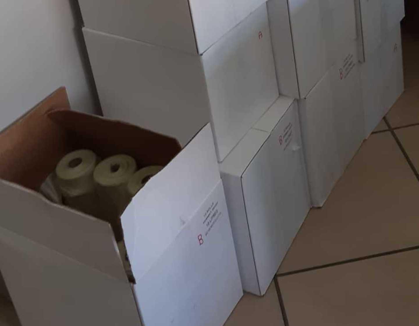 Sacchetti irregolari sequestrati al mercato settimanale di Massa 