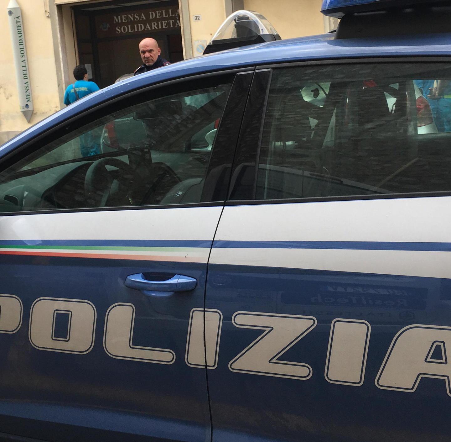 Spaccio in mezzo alla strada denunciato pusher 17enne 