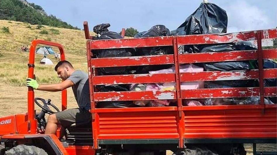 Volontari hanno iniziato a ripulire Campocecina